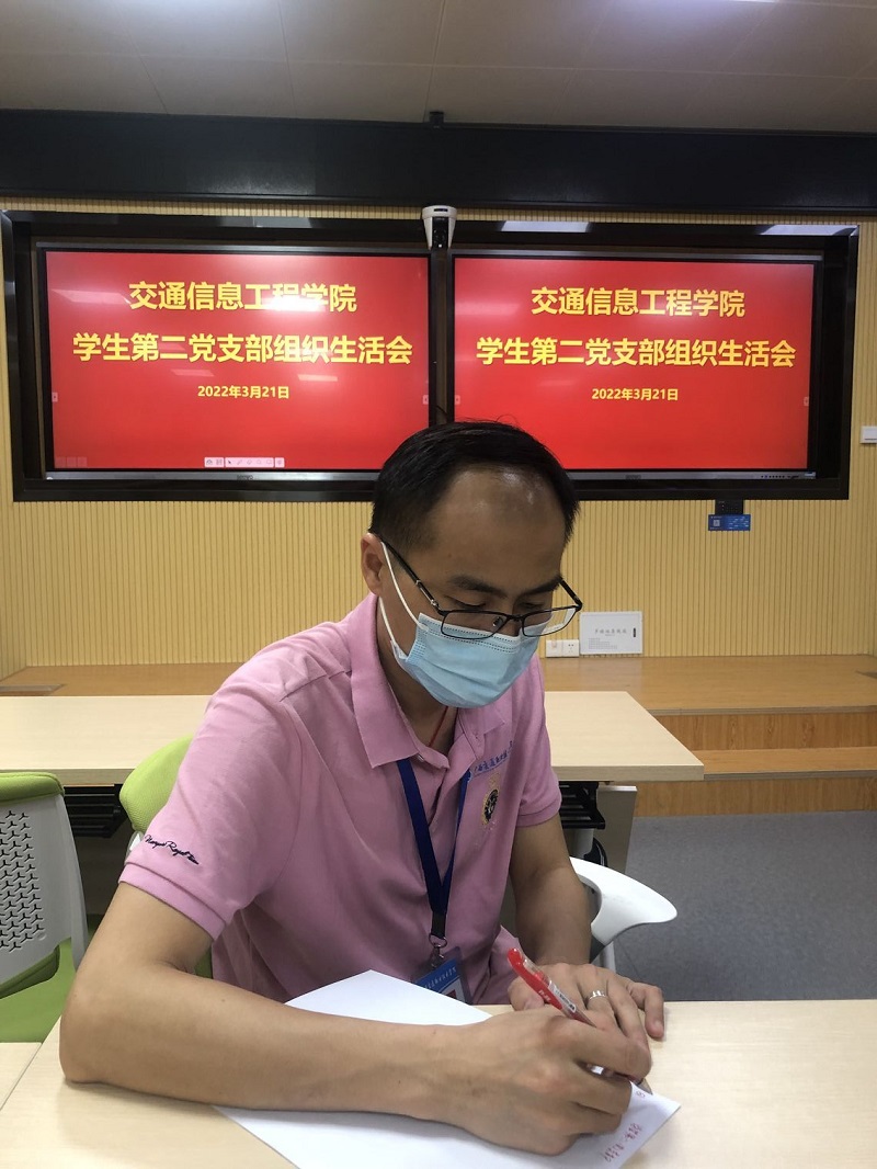 1649243132219223.jpg 图2:洪东同志点评.jpg