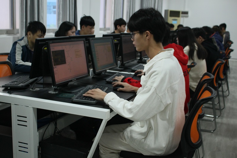图9：5G承载网组建大赛.JPG