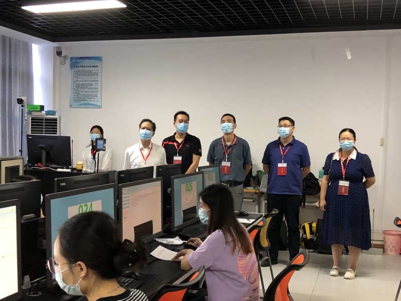 1662456286597745.jpg 张力巡视员、黄钢平巡视员一行巡视考场.jpg