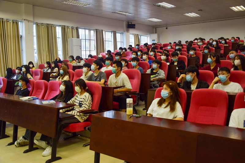 图4：宣讲会现场.jpg